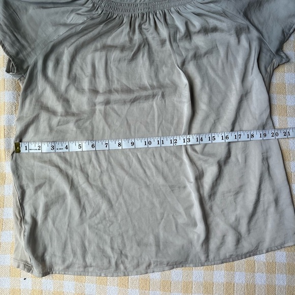 LOFT Beige Blouse - Picture 4 of 6